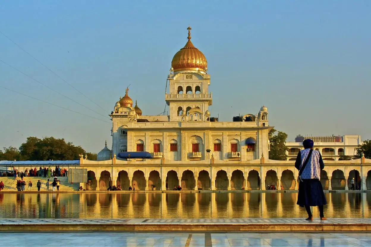 Bangla Sahib Nearest Metro