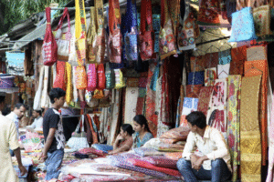janpath market nearest metro