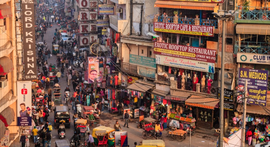 Navigating Delhi's Biggest Wholesale Market: Your Guide to Sadar Bazar's Nearest Metro