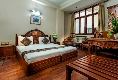 Almondz Hotel