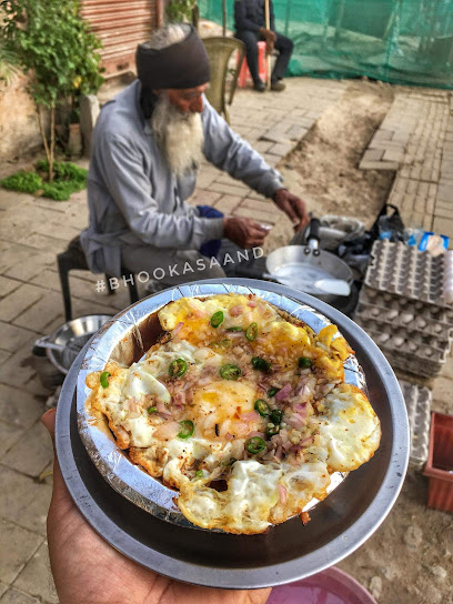 Gupta Ji Ke ITO Wale Chole Bhature - Since 1970 (गुप्ता जी के ITO वाले छोले भटूरे - 1970 से)