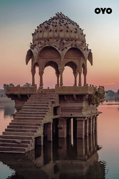OYO Flagship Dwarka Mor Metro Hotel